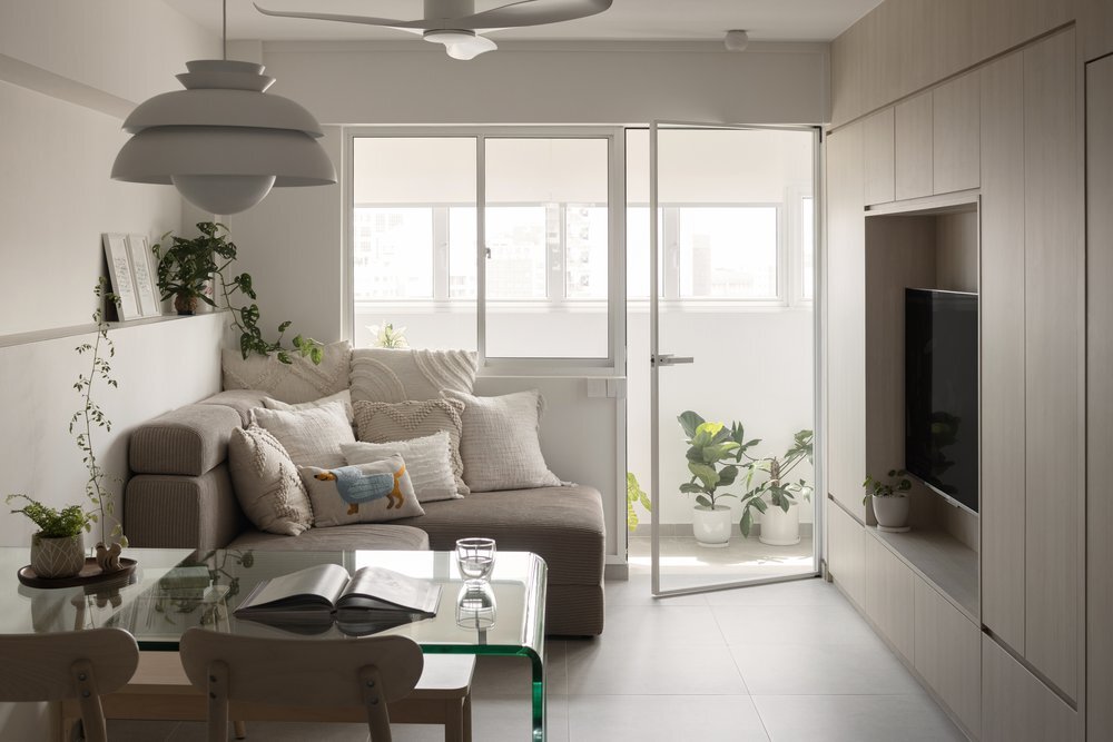 room selling hdb flat